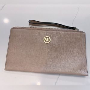 MICHAEL KORS Fulton Zip Wristlet